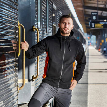 Huppari tehostev=C3=A4reill=C3=A4 omalla logolla - Hoodies, sweatshirts - 1000231 - 1