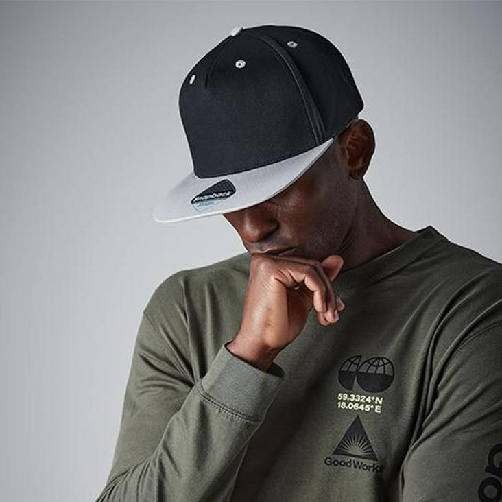 Suoralippa snap back omalla logolla brendia.fi - Caps - B610C - 1